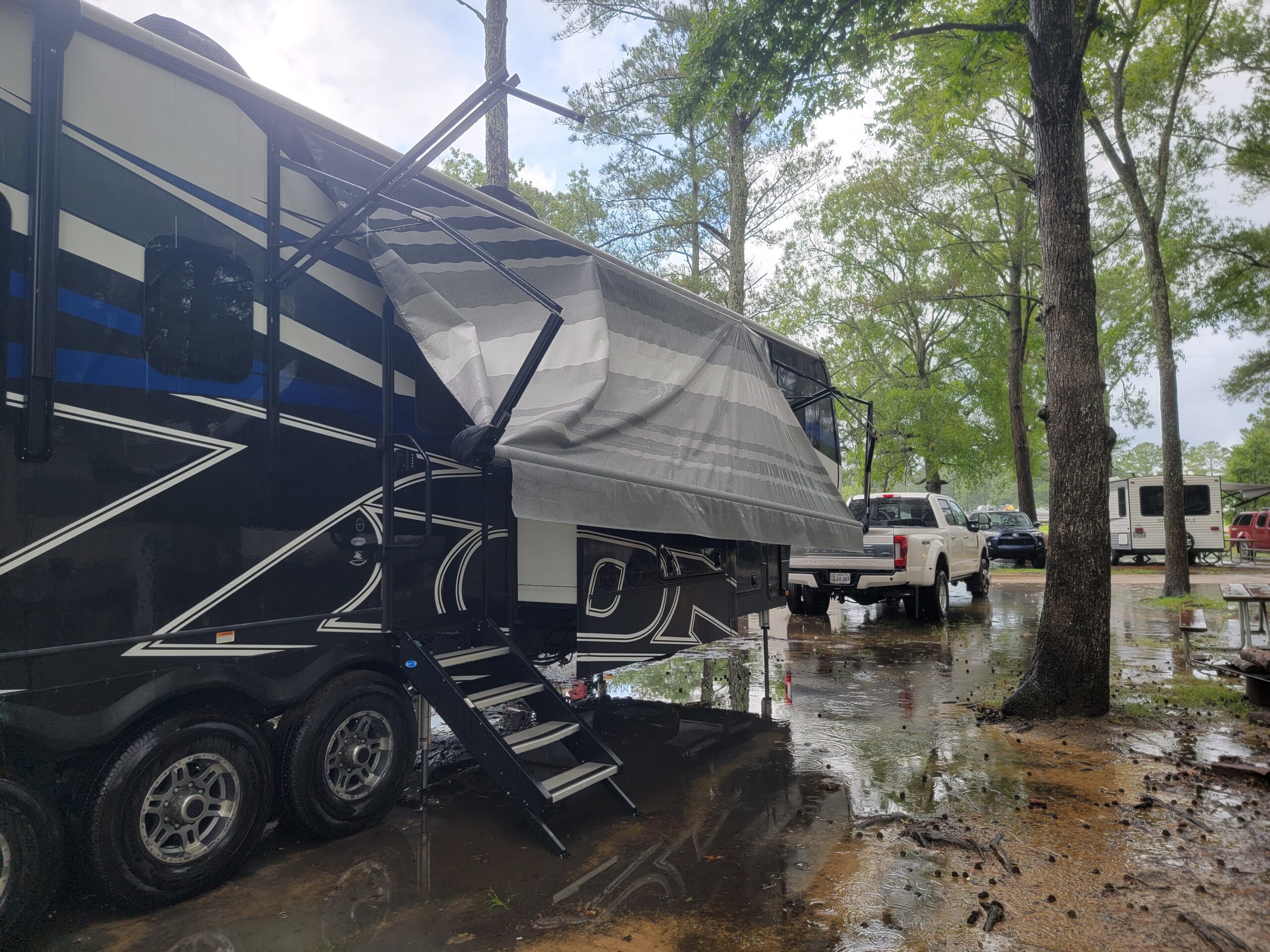 Finduscamping Carefree awning damaged by heavy rain