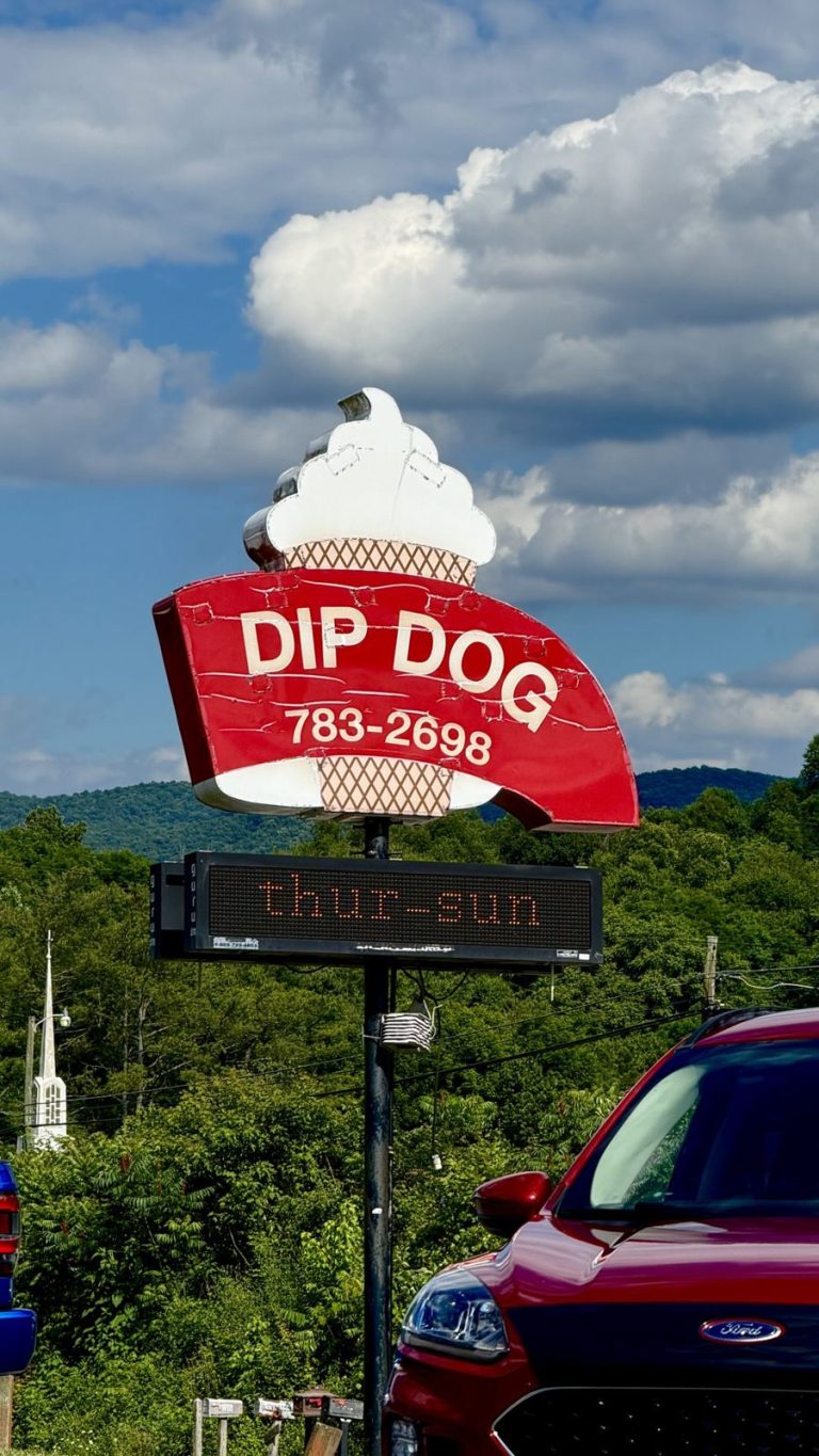 Dip Dog stand sign in Marion, Virginia on the Midwest RV Crawl